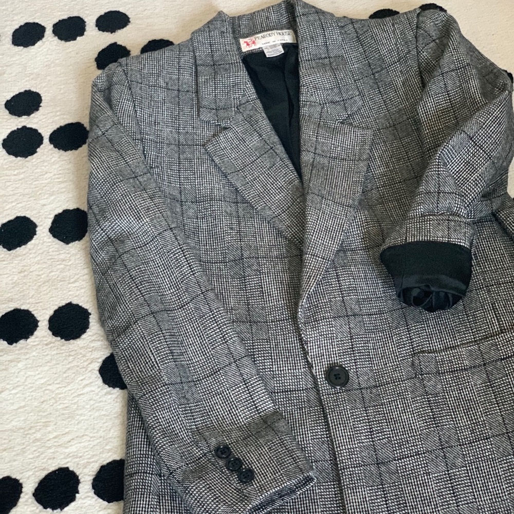 Blazer - Picture 3 of 5